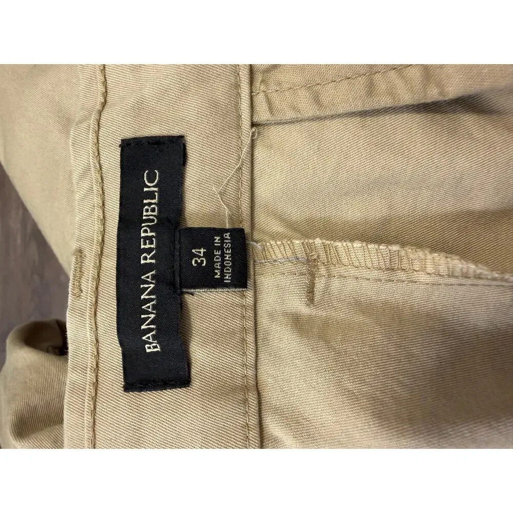Banana Republic classic-fit khaki chino short men’s size 34 EUC
